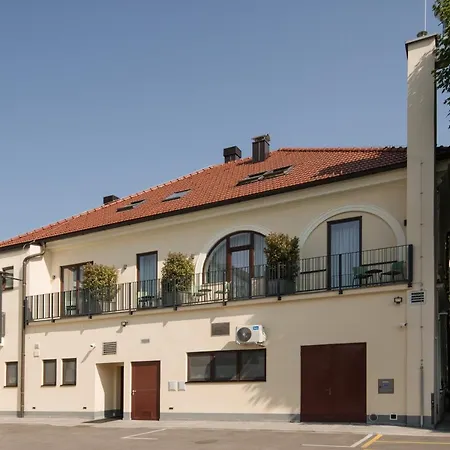 Pod Vrbo 3* Любляна