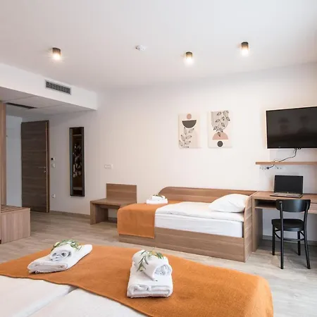 Pod Vrbo 3*